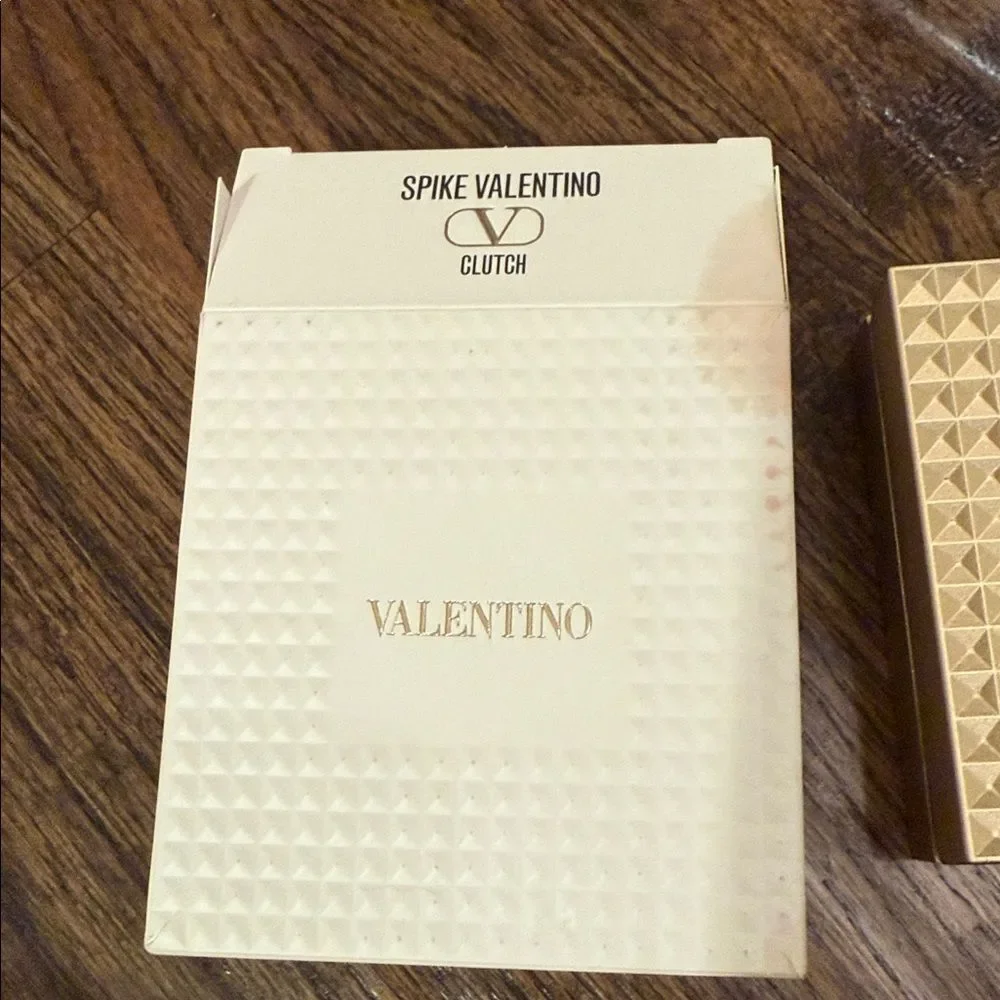 Valentino box has